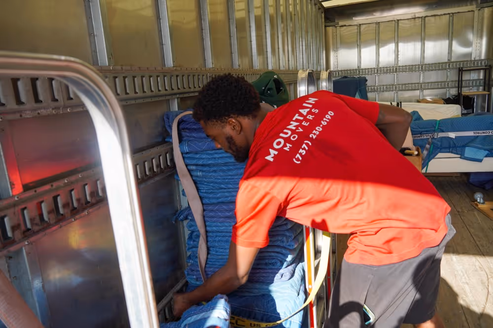 Protected belongings inside a moving truck for planning a move between dates